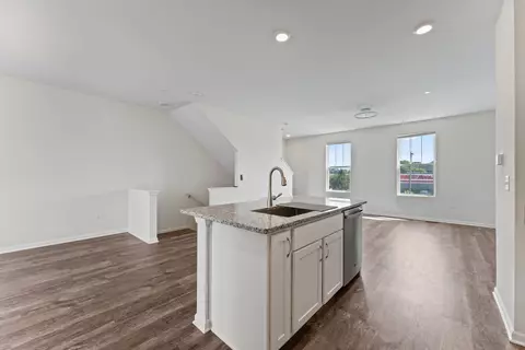 1056 E Oakton St, Des Plaines, IL 60018 photo 22
