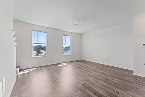 1056 E Oakton St, Des Plaines, IL 60018 photo 17