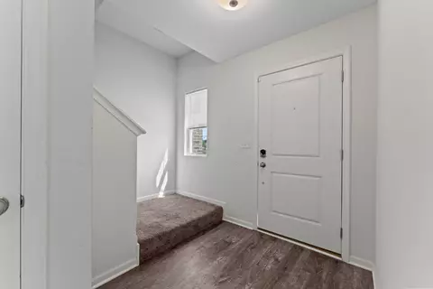 1056 E Oakton St, Des Plaines, IL 60018 photo 4