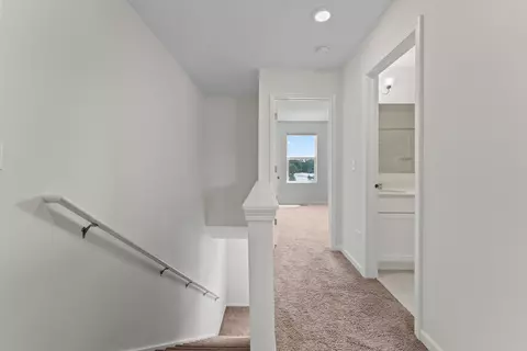 1056 E Oakton St, Des Plaines, IL 60018 photo 15