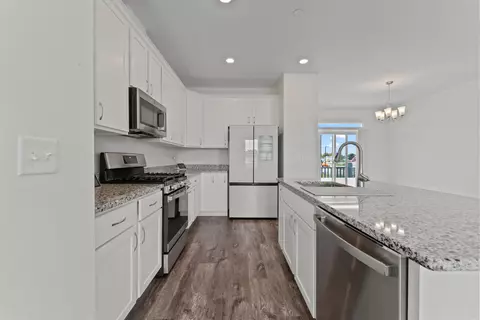 1056 E Oakton St, Des Plaines, IL 60018 photo 21