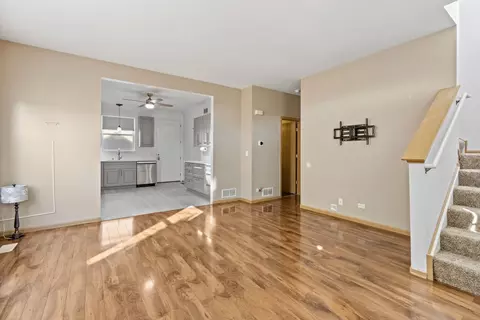 2149 Union Mill Dr, Aurora, IL 60503 photo 2