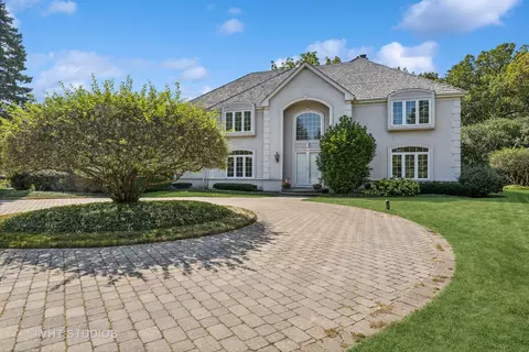 550 Hunter Ln, Lake Forest, IL 60045