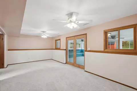2807 Sun Valley Dr, Cary, IL 60013 photo 4