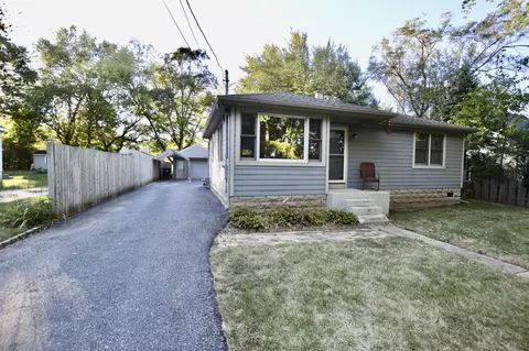 2605 Orchard Bch, Mchenry, IL 60050