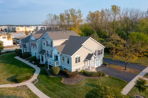 3028 Woodside Dr, Joliet, IL 60431