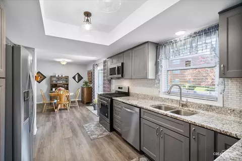 790 Cheyenne Ln, Elgin, IL 60123 photo 7
