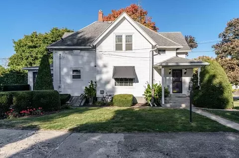 939 Nettie St, Belvidere, IL 61008