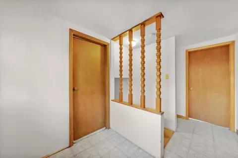 Entry Way - 7246 S Oketo Ave, Bridgeview, IL 60455 photo 1 of 1