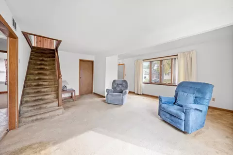 Living - 7246 S Oketo Ave, Bridgeview, IL 60455 photo 2 of 3