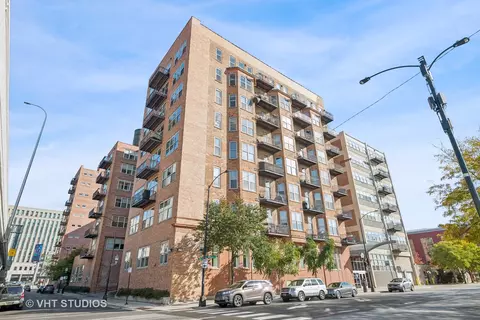 500 S Clinton St #832, Chicago, IL 60607
