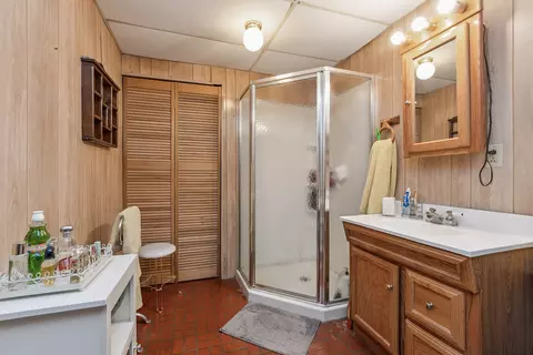 Bath - 3245 Florence Ave, Steger, IL 60475 photo 2 of 2