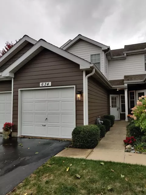 634 Woodhaven Dr #634, Mundelein, IL 60060