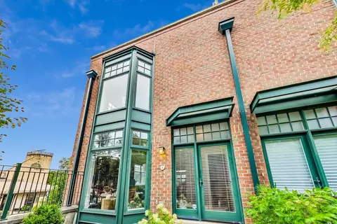 101 N Euclid Ave #1, Oak Park, IL 60301