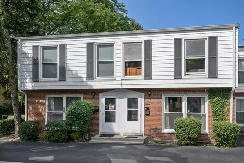 903 Waukegan Rd #B, Deerfield, IL 60015