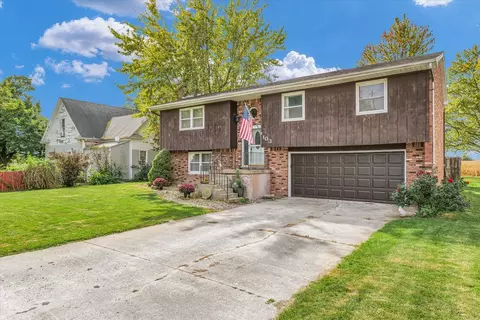 103 N Albers St, Royal, IL 61871
