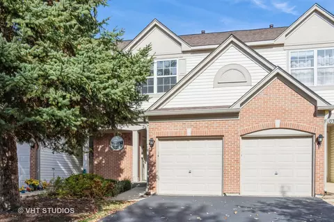2809 Stonewater Dr, Naperville, IL 60564