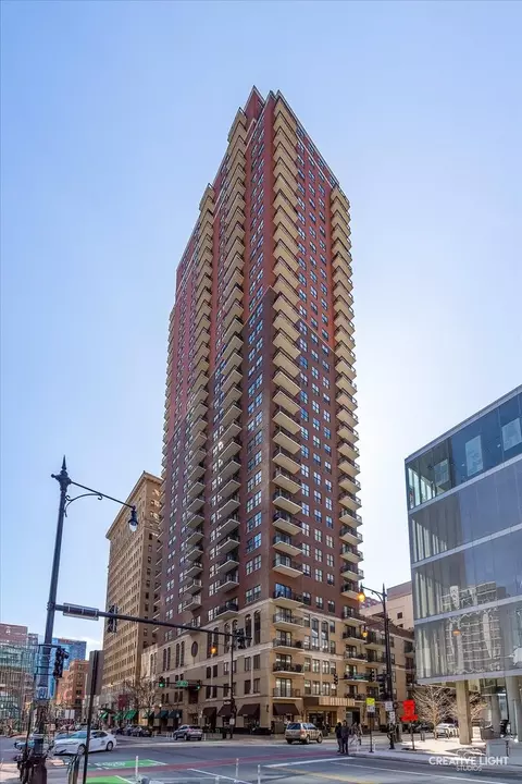 41 E 8th St #4A, Chicago, IL 60605