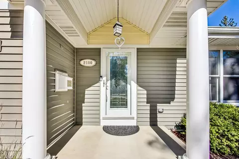 Exterior - 2100 Crane Ct, Rolling Meadows, IL 60008 photo 4 of 13