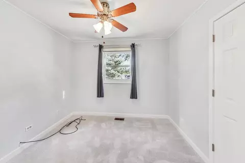 Bedroom - 2100 Crane Ct, Rolling Meadows, IL 60008 photo 4 of 9