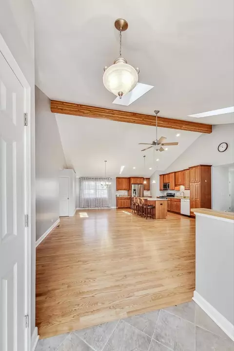 Entry Way - 2100 Crane Ct, Rolling Meadows, IL 60008 photo 1 of 2