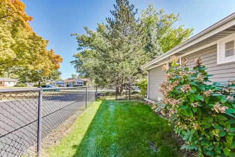 Exterior - 2100 Crane Ct, Rolling Meadows, IL 60008 photo 12 of 13