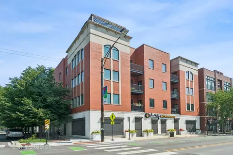 3203 N Oakley Ave #202, Chicago, IL 60618