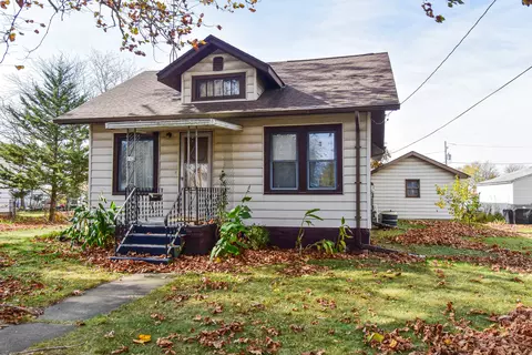 112 N Madison St, Sibley, IL 61773