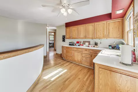 921 E Villa Dr, Des Plaines, IL 60016 photo 13