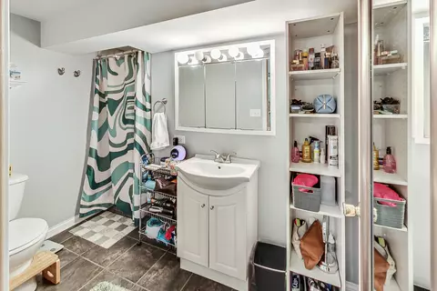 921 E Villa Dr, Des Plaines, IL 60016 photo 31