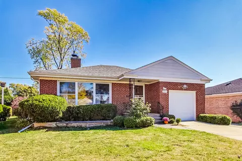 921 E Villa Dr, Des Plaines, IL 60016 photo 3