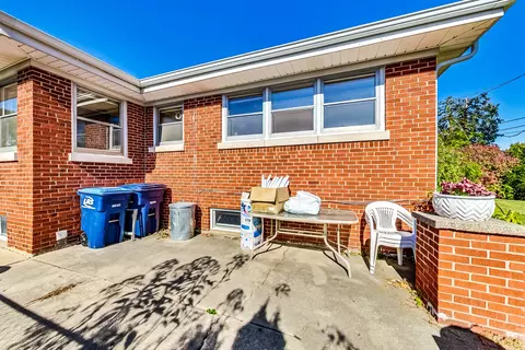 921 E Villa Dr, Des Plaines, IL 60016 photo 40