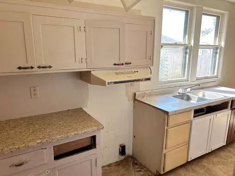 Kitchen - 536 N Kennedy Dr, Kankakee, IL 60901 photo 5 of 5