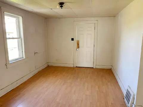 Living - 536 N Kennedy Dr, Kankakee, IL 60901 photo 1 of 2