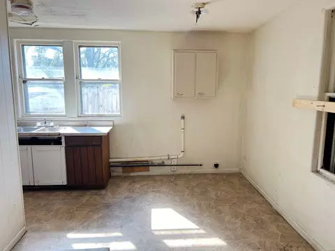 Kitchen - 536 N Kennedy Dr, Kankakee, IL 60901 photo 3 of 5