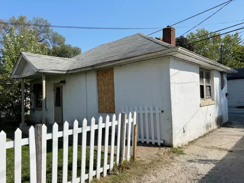 Exterior - 536 N Kennedy Dr, Kankakee, IL 60901 photo 6 of 7