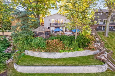 1527 Lake Holiday Dr, Lake Holiday, IL 60548