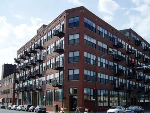 2310 S Canal St #411, Chicago, IL 60616