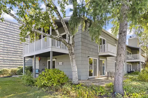 2091 Creekside Dr #1-2, Wheaton, IL 60189