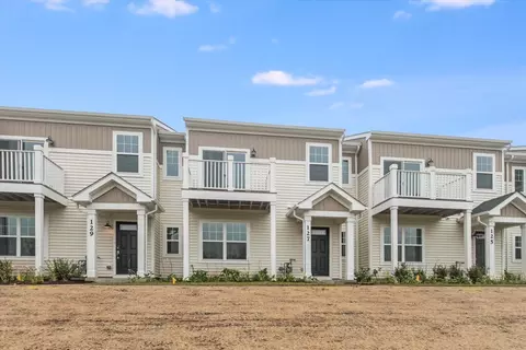 127 Kingsport Dr, South Elgin, IL 60177