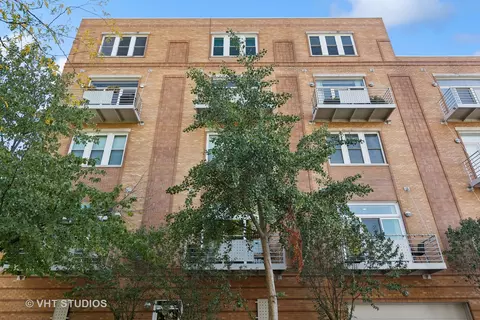 645 W Surf St #A2, Chicago, IL 60657