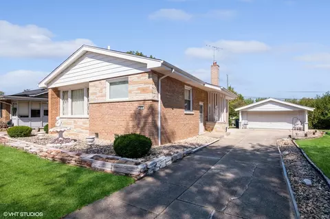 275 Spruce Ln, Chicago Heights, IL 60411