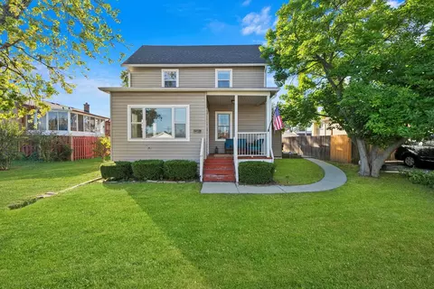 4 N578 Church Rd, Bensenville, IL 60106