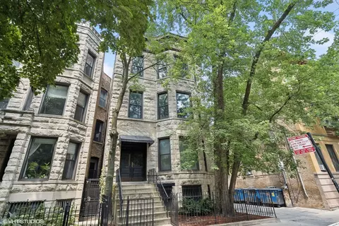814 W Newport Ave, Chicago, IL 60657