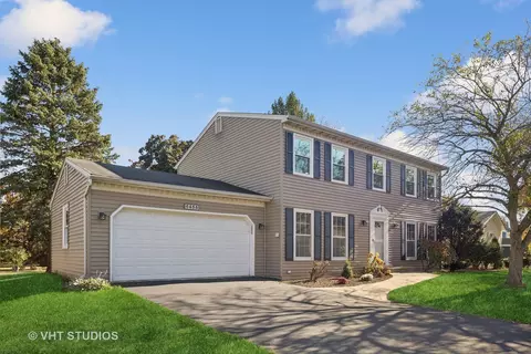 6455 Coach House Rd, Lisle, IL 60532