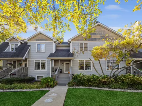 45 W Johnson St, Palatine, IL 60067