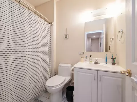 Bath - 45 W Johnson St, Palatine, IL 60067 photo 3 of 3