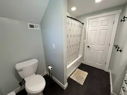 Bath - 503 W Morris St, Morrison, IL 61270 photo 3 of 4