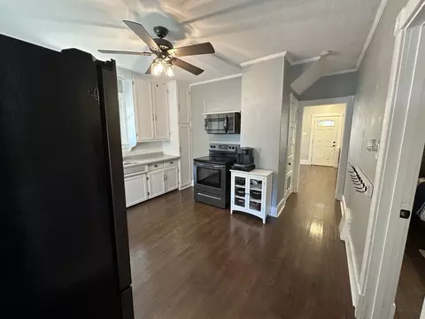 Entry Way - 503 W Morris St, Morrison, IL 61270 photo 1 of 2