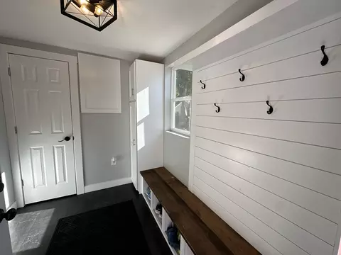 Entry Way - 503 W Morris St, Morrison, IL 61270 photo 2 of 2
